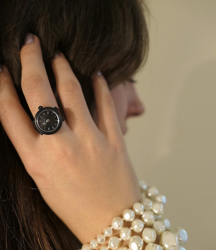 De Caron Ring Horloge Zwart 1753-B1 Horlogewatch