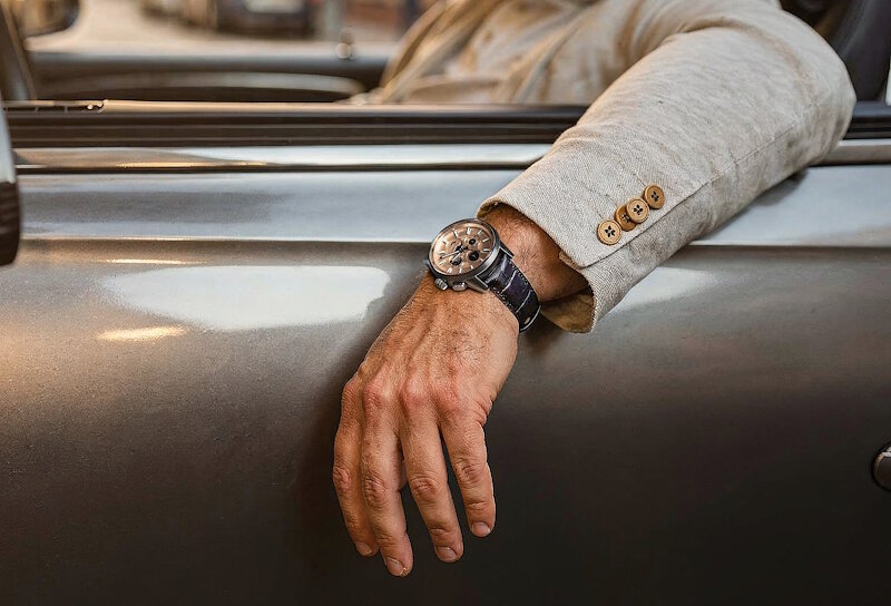 Vostok Europe Limousine Chronograph Quartz 6P00-561A789 Wristshot Horlogewatch