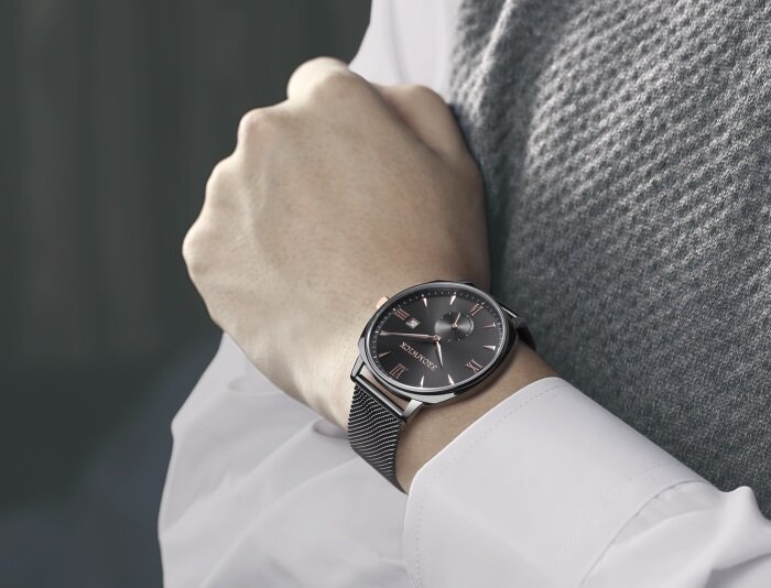Bromwick Crown Rose Gold Black Mesh Watch Horlogewatch.nl