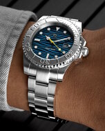 Paul Rich Crystal Bay Azure Sea Horlogewatch